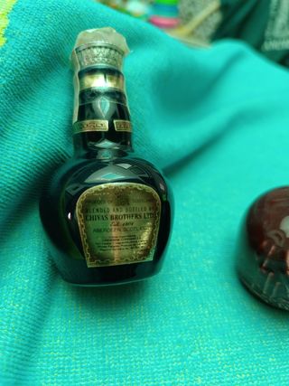 2 miniature Chivas Regal di 21 anni