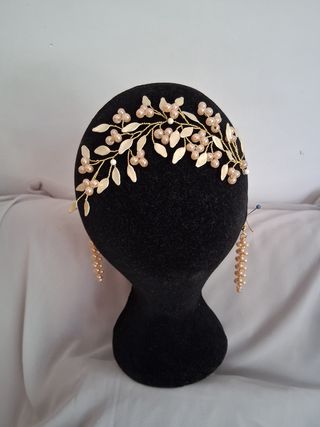 Conjunto: tocado y pendientes con esmalte, fiesta