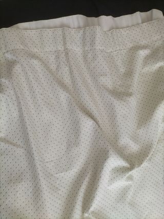 Cortinas beige y blancas