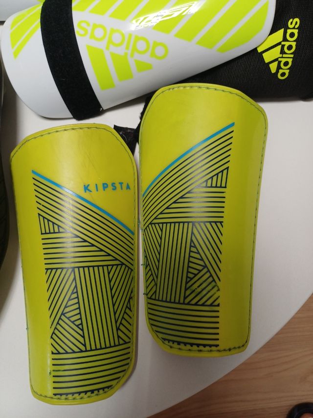 Zapatillas Adidas + espinilleras Adidas y Kipsta