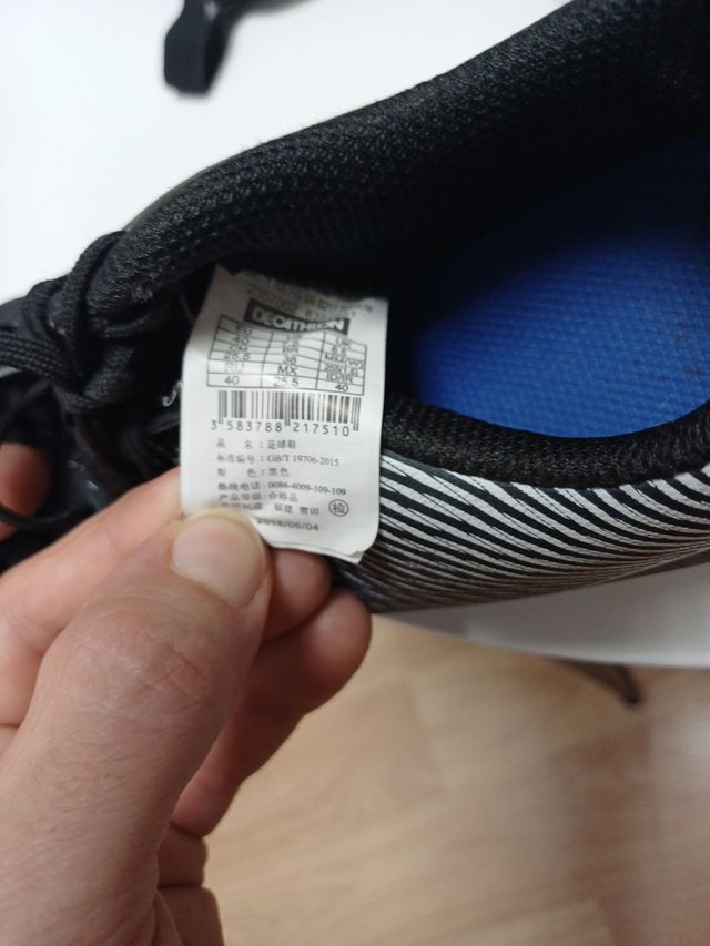 Zapatillas Adidas + espinilleras Adidas y Kipsta