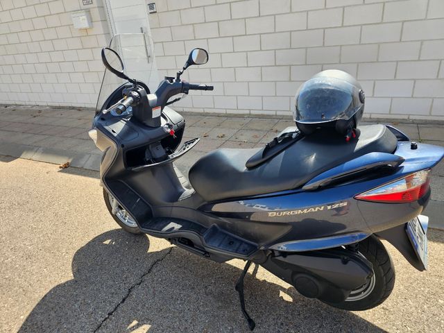 Suzuki Burgman 125cc - Scooter