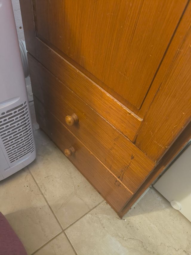 Armario madera maciza 196*56*60.