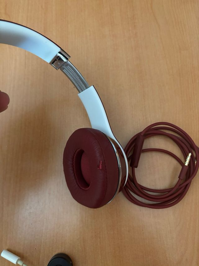 Beats Solo 2 - rojos - con accesorio bluetooth