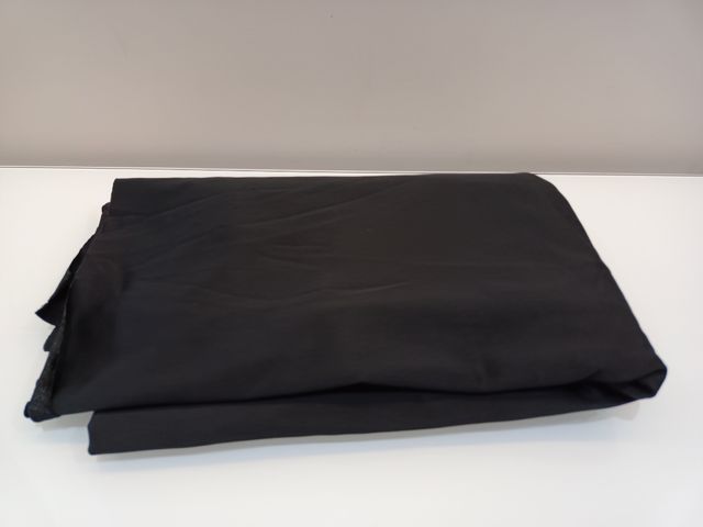 Tela terciopelo negro elástica y regalo otro retal