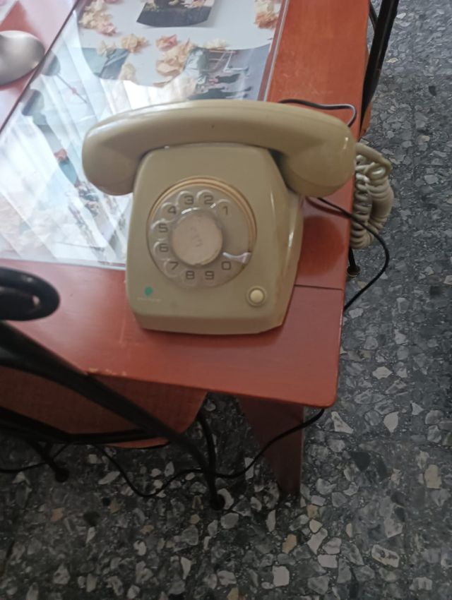 Teléfono giratorio vintage