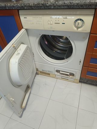 Secadora Zanussi - Condenser Dryer