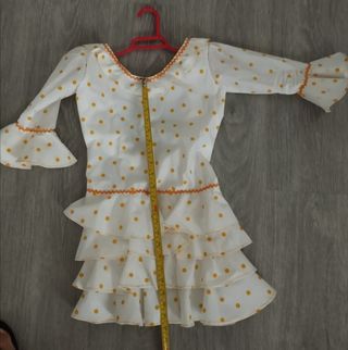 Traje gitana lunares amarillos
Talla de 8 a 9 Años