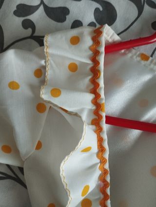 Traje gitana lunares amarillos
Talla de 8 a 9 Años