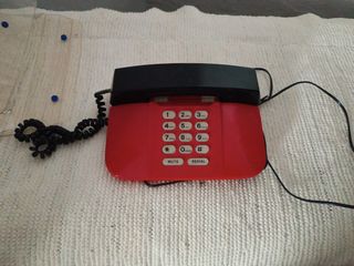 Teléfono retro rojo