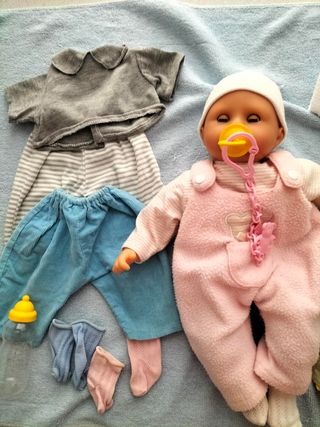Baby Nurse 90's + ropa
