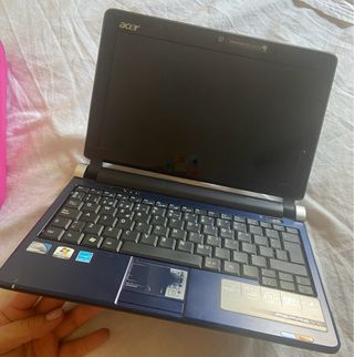 Portátil Acer Aspire One + funda