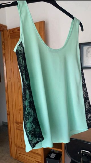 Blusa Zara encaje verde - negra