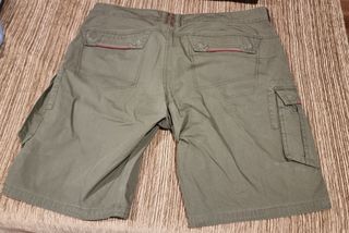 Bermudas cargo verde oliva hombre
