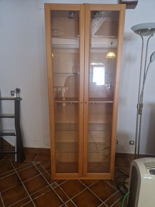 Vitrina Ikea - Madera y cristal