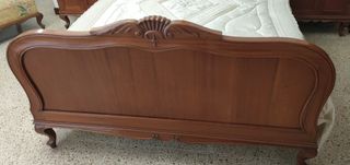 Dormitorio antiguo de abebay y complementos.