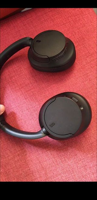 Auriculares Sony inalámbricos negros,