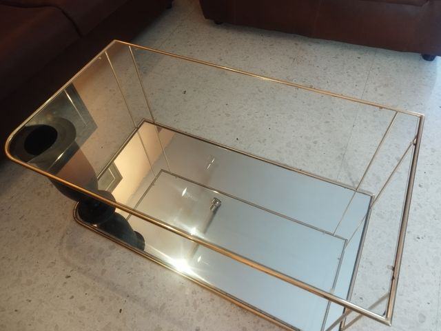 Mesa centro cristal dorada