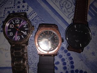 3 Relojes Hombre - Plata, Negro los tres por 15