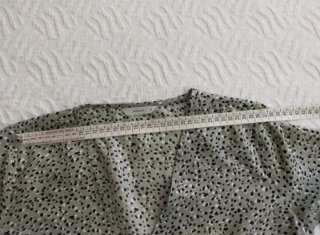 Vestido corto gris estampado