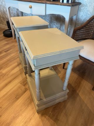 Mesitas noche de madera maciza restauradas