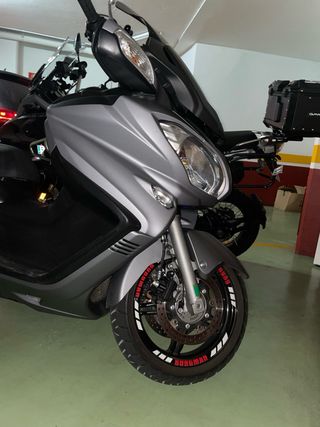 Suzuki Burgman 650 - Moto Scooter