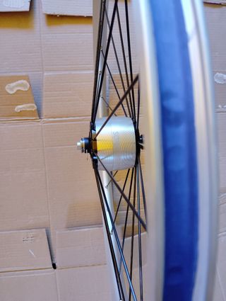 Ruota per bicicletta pieghevole da 20" con dinamo SON