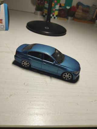 BMW 330i Modellino Auto