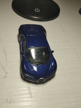 Macchinina Bugatti Chiron blu