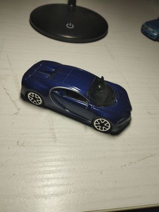 Macchinina Bugatti Chiron blu
