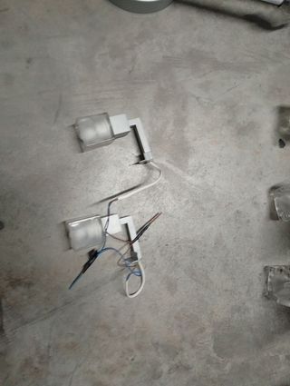 Lamparas pie azul metal