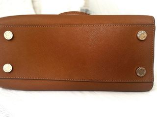 Bolso Michael Kors Selma marrón