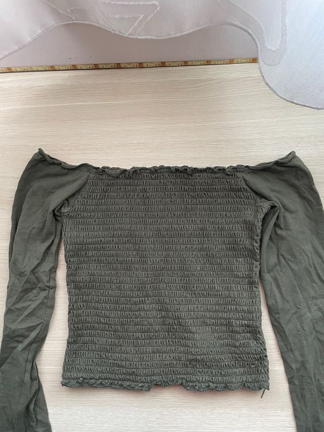 Top Hollister verde oliva - Talla S