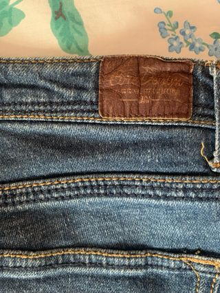 Shorts vaqueros ZARA - talla S
pantalón