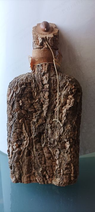 Botella vacía  antigua