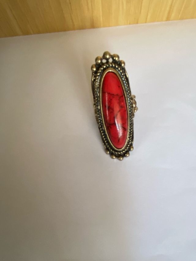 Anillo dorado con piedra grande Ajustable 