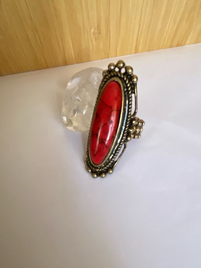 Anillo dorado con piedra grande Ajustable 