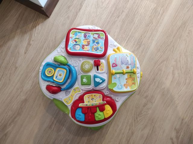 Mesa actividades bebé