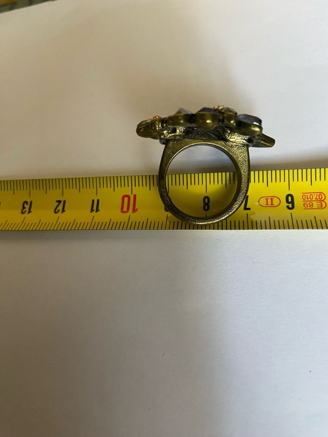 Anillo dorado multicolor