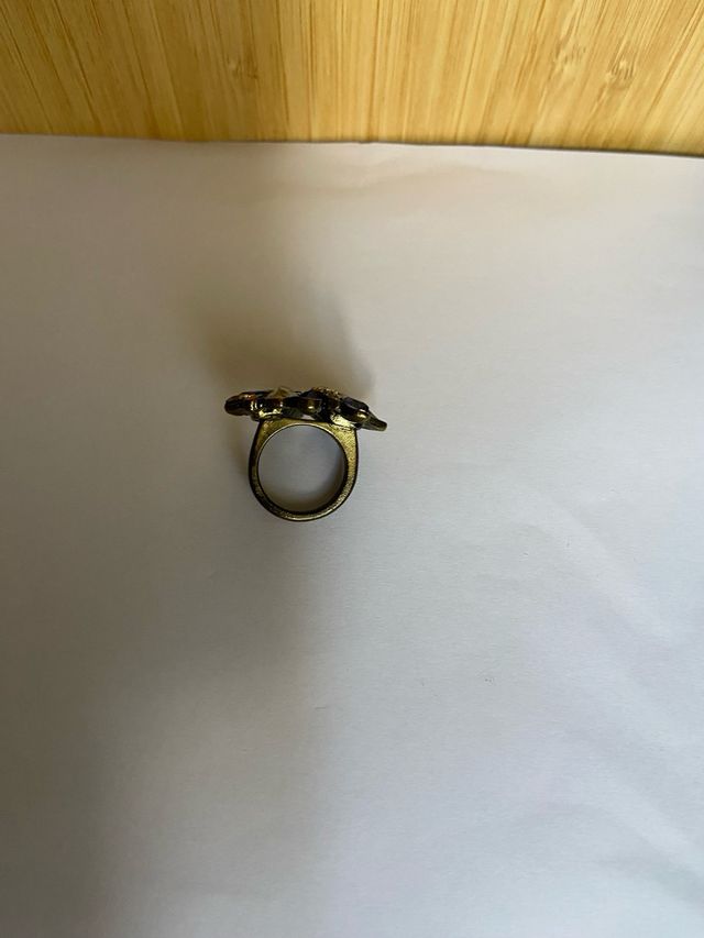 Anillo dorado multicolor