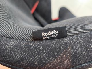 Silla coche Bébé Confort Rodifix 2/3 15 a 36 kgs.
