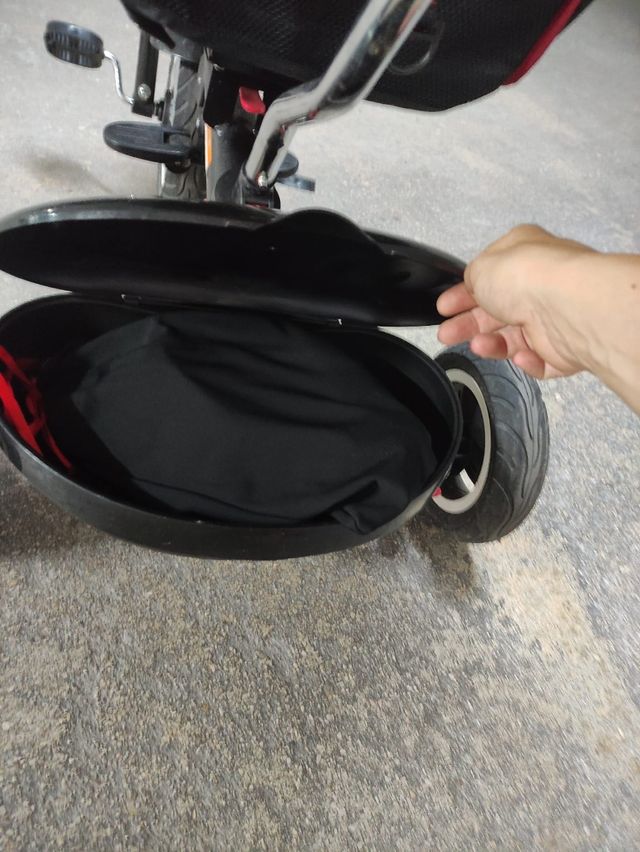 Triciclo infantil rojo con capota besrey 7 en 1
