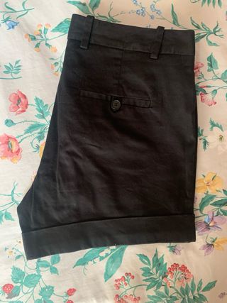 Shorts negros ZARA - Talla M
pantalón