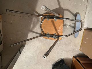 Silla vintage azul y plata