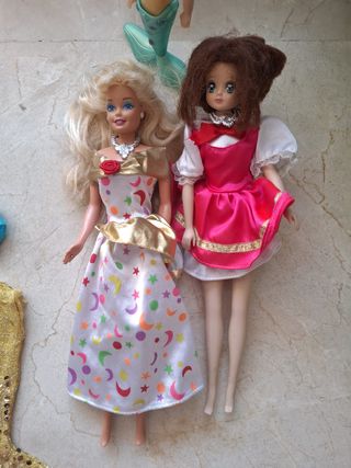 Lote juguetes con Barbie, Restaurante, guitarra