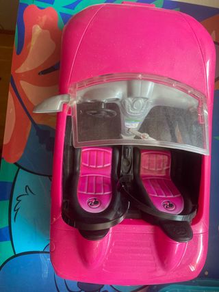 Coche Barbie rosa brillante