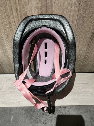 Casco bici niña rosa
Talla S ( 53-56cm).
Decathlon