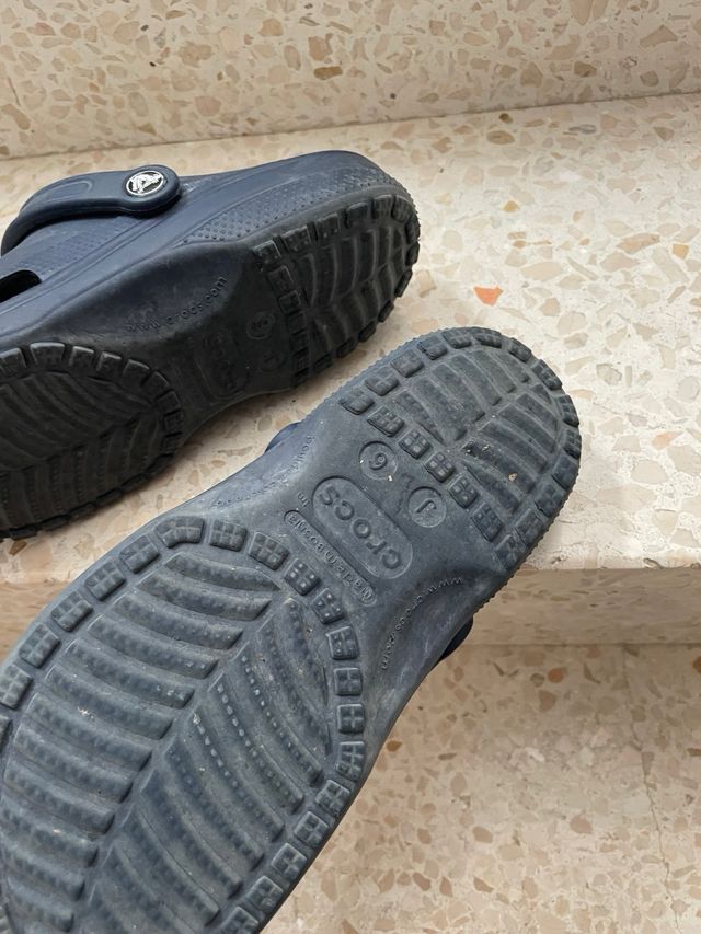 Crocs azules