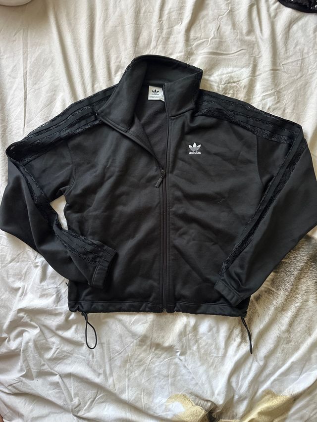 Felpa Adidas nera con pizzo