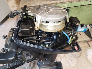 Barca semirígida de 3.5 m con motor de 15 cv